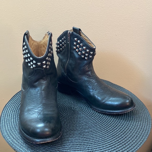 Juicy Couture Shoes - Juicy Couture Black Leather Studded Western Cowboy Boots